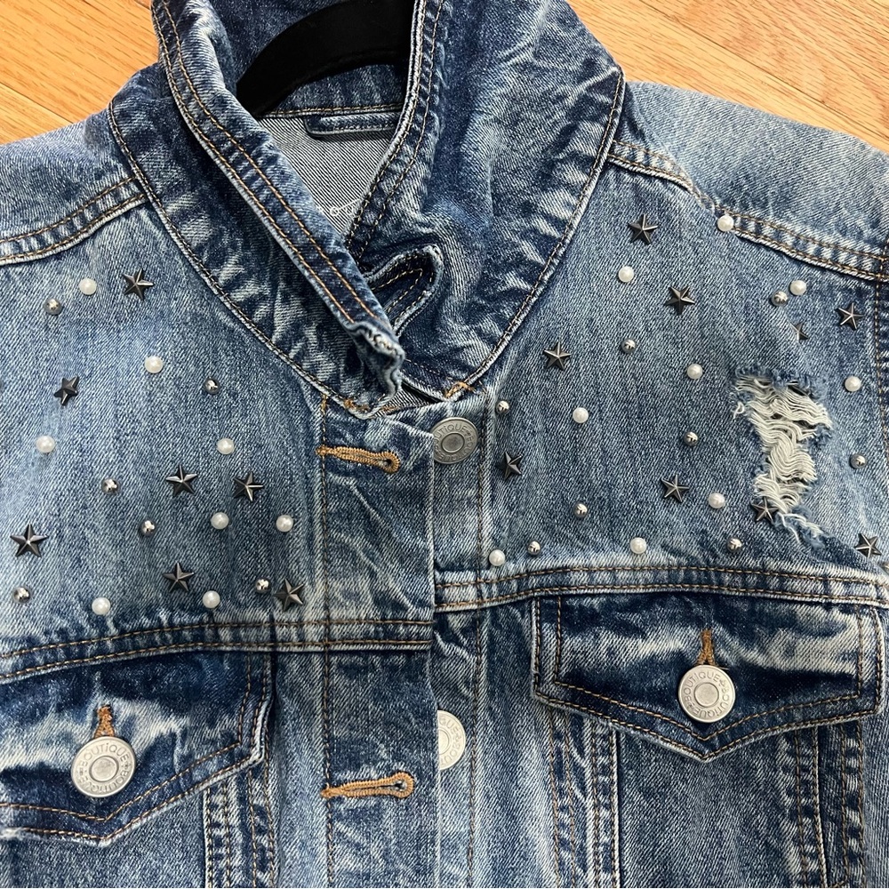 Gunmetal Star and Pearl Studded Denim Jacket 2x Boutique - Picture 8 of 16
